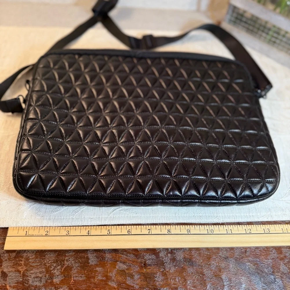 Unisex quilted reporter bag or‎ tablet/reader bag. 10” x 14”. Black. Adjustable